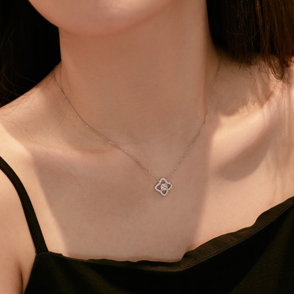 [baslovejewels]Exquisite Flower Shape Princess Cut Necklace