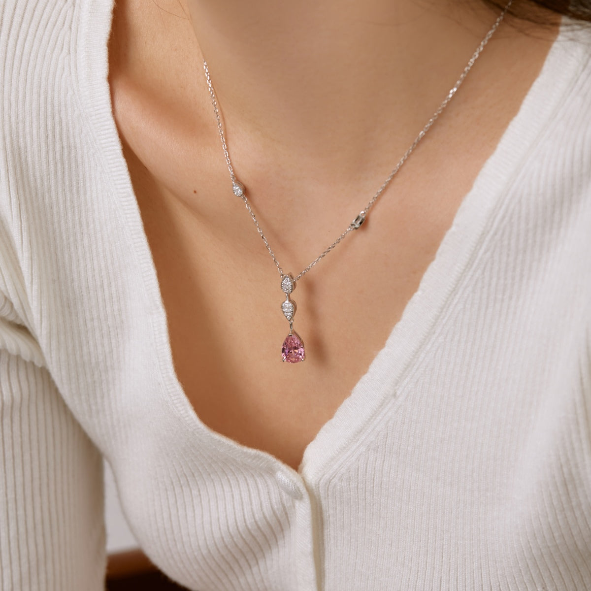 [baslovejewels]Dazzling Pear Cut Necklace