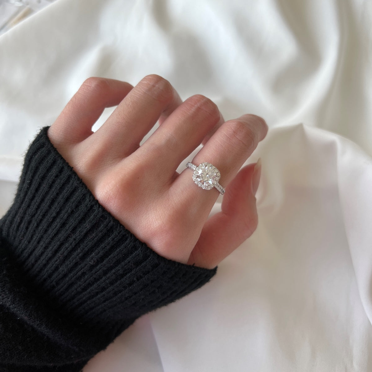 [baslovejewels]Dazzling Resplendent Round Cut Wedding Ring