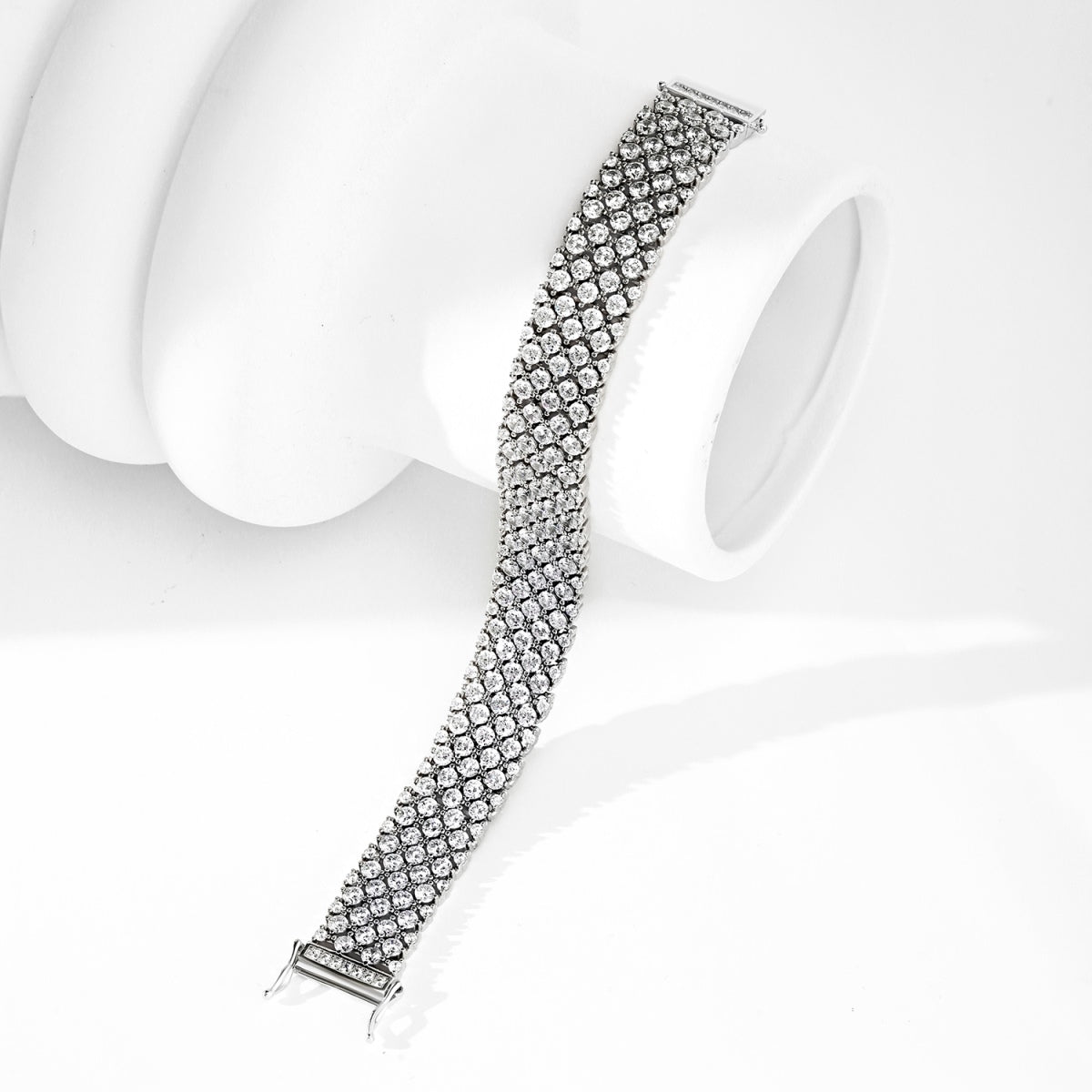 [baslovejewels]Ornate Elegant Round Cut Party Bracelet
