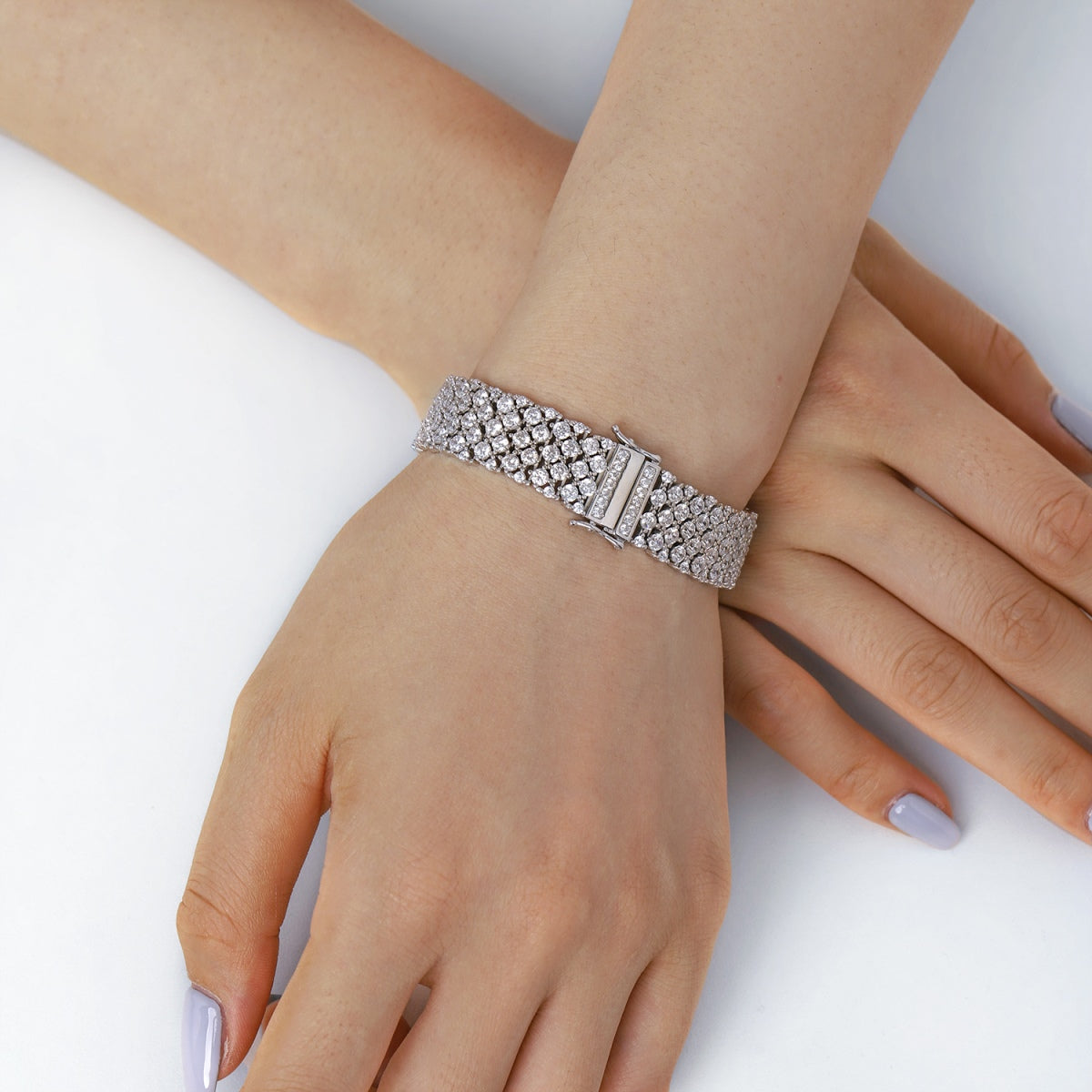 [baslovejewels]Ornate Elegant Round Cut Party Bracelet