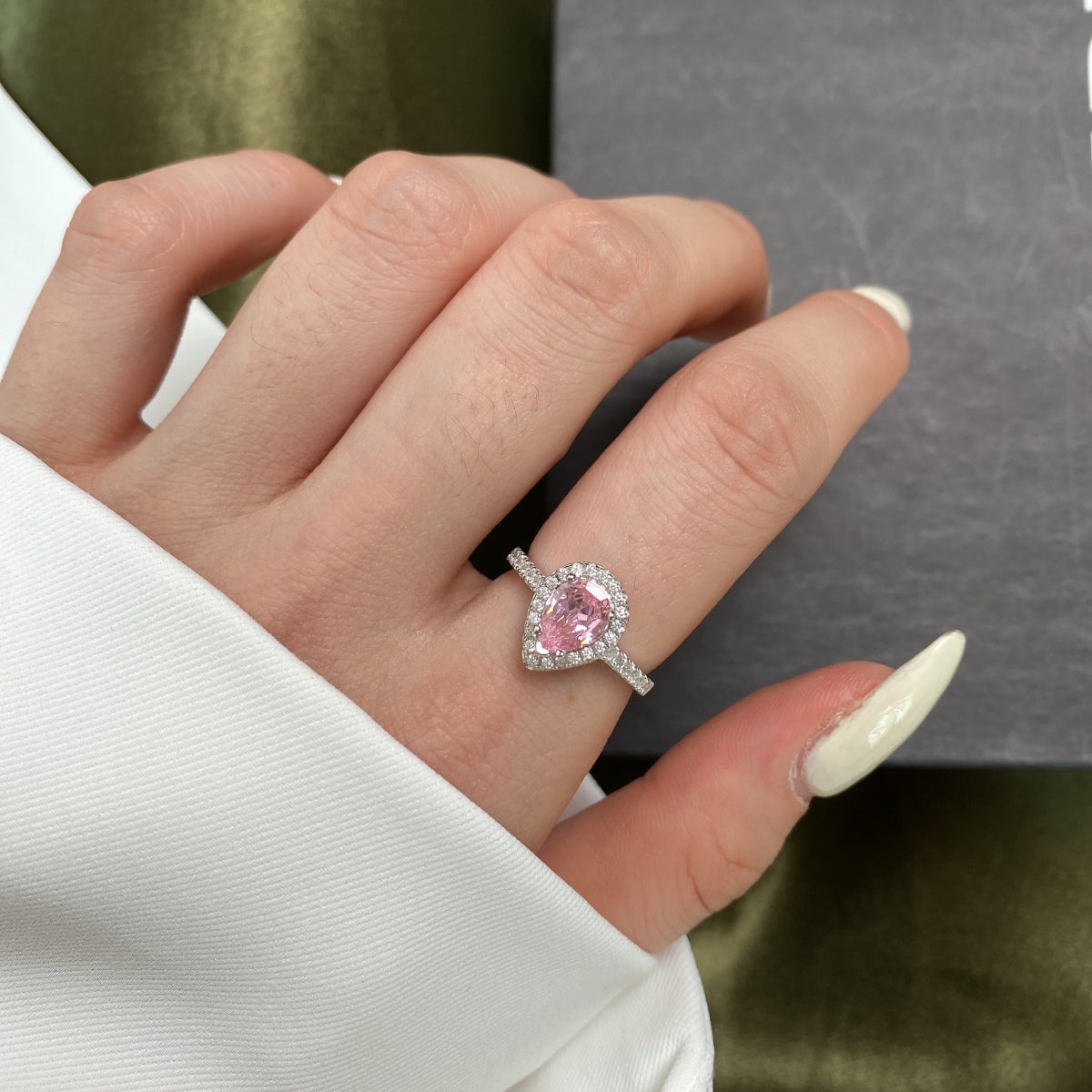 [baslovejewels]1.0 Carat Luxurious Resplendent Water Drop Shape Wedding Ring