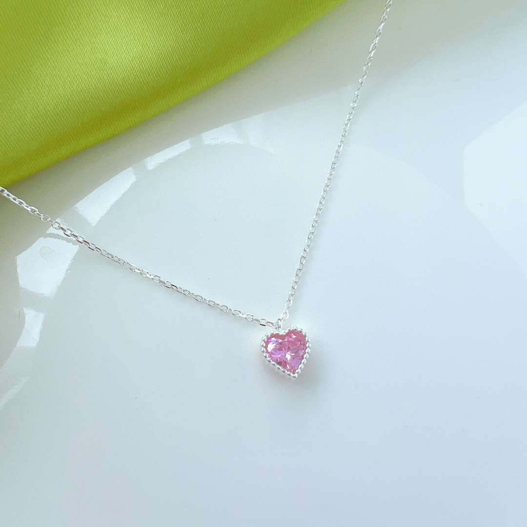 [baslovejewels]Ornate Heart Shape Necklace