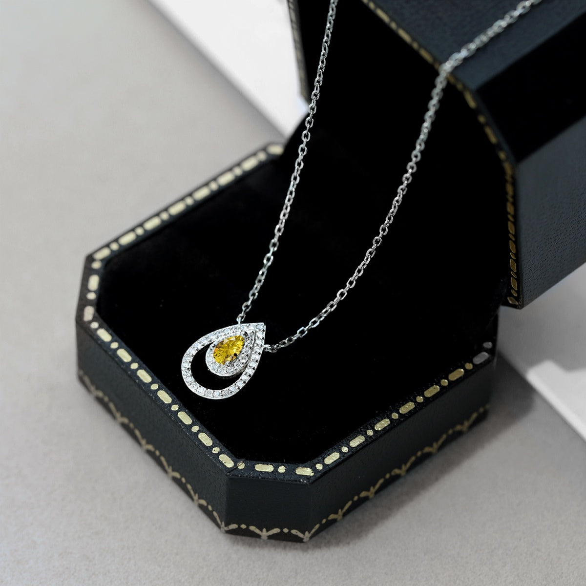 [baslovejewels]Sparkling Pear Cut Necklace
