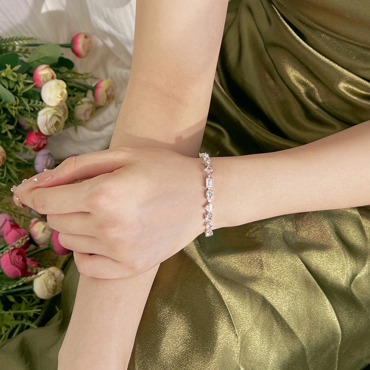 [baslovejewels]Unique Exquisite Multi Cut Daily Bracelet