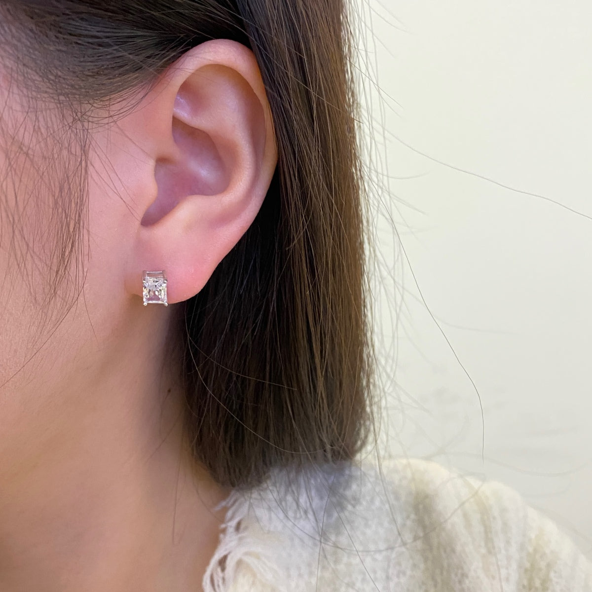 [baslovejewels]Stylish Shiny Rectangular Center Stone Stud Earrings