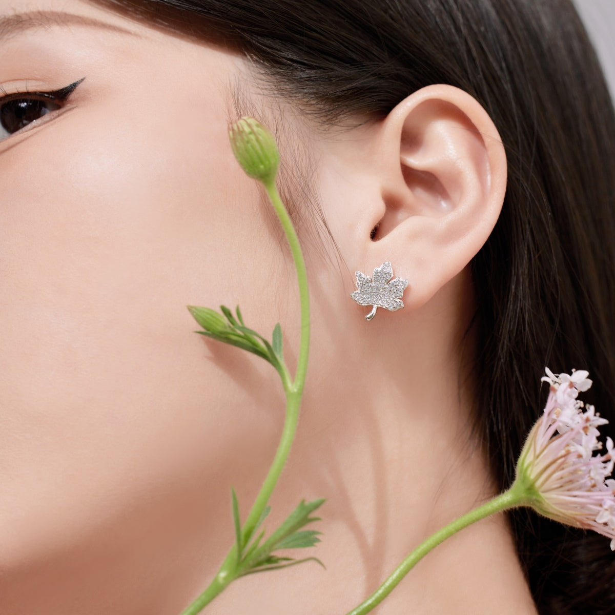 [baslovejewels]Exquisite Maple Leaf Design Earrings