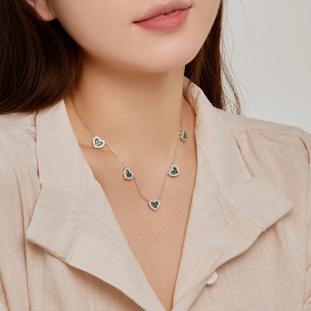 [baslovejewels]Sparkling Five Heart Necklace