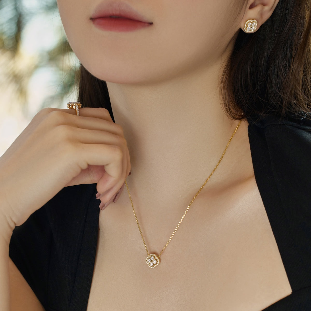 [baslovejewels]Exquisite Necklace With Four-Leaf Clover Flower Design