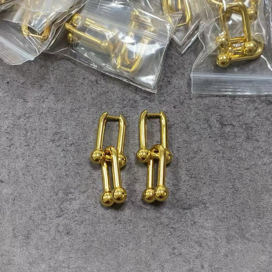 U-shaped Hook Horseshoe Clasp Earring Medium