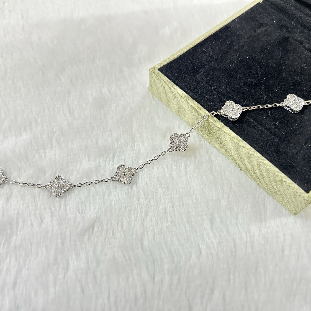 [baslovejewels]CLOVER 6 MOTIF DIAMOND BRACELET